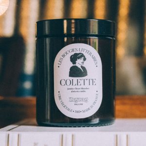 Bougie naturelle « Colette » parfumée au jasmin, aux fleurs blanches et à l’abricot confit